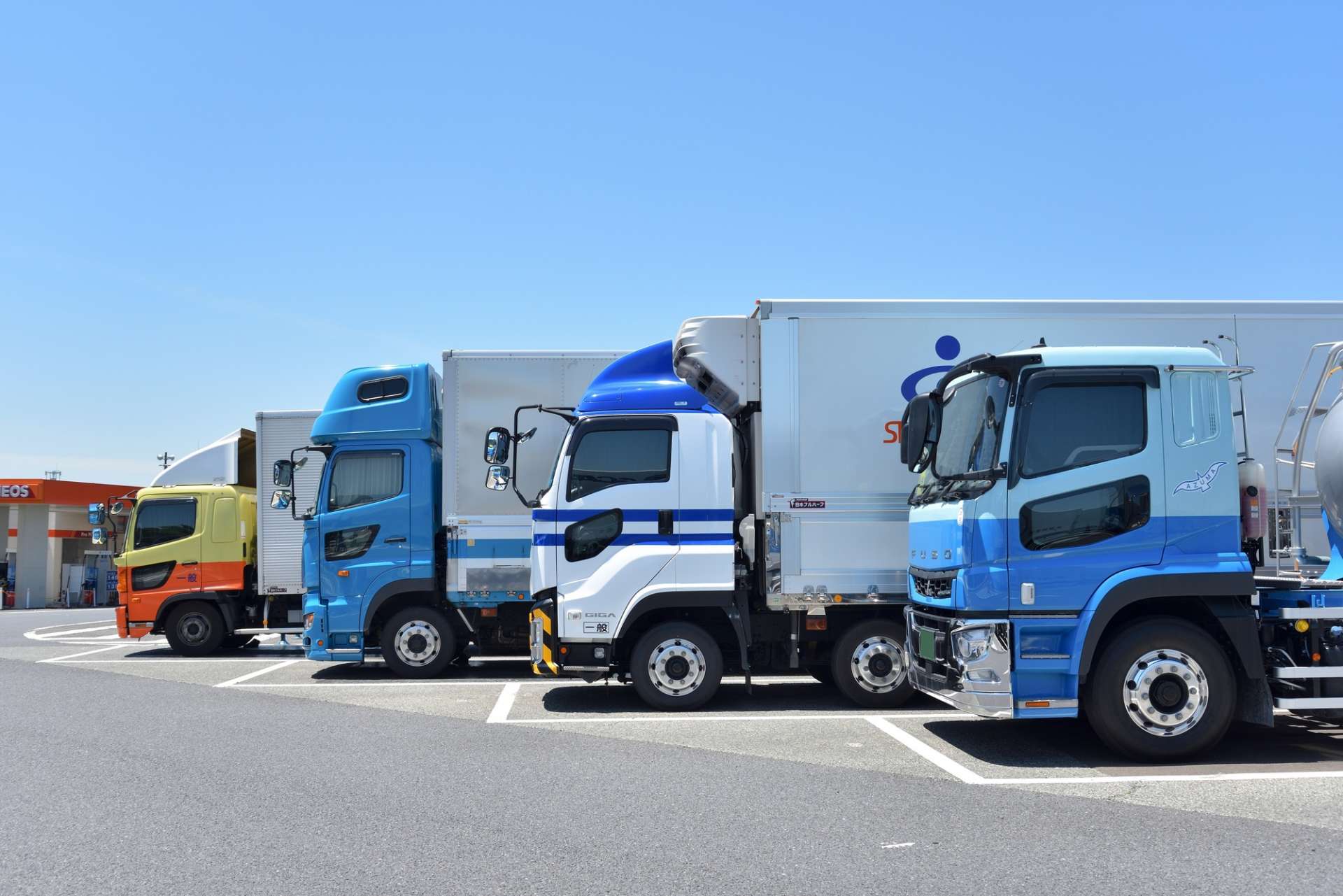 4tトラックドライバーの運送作業